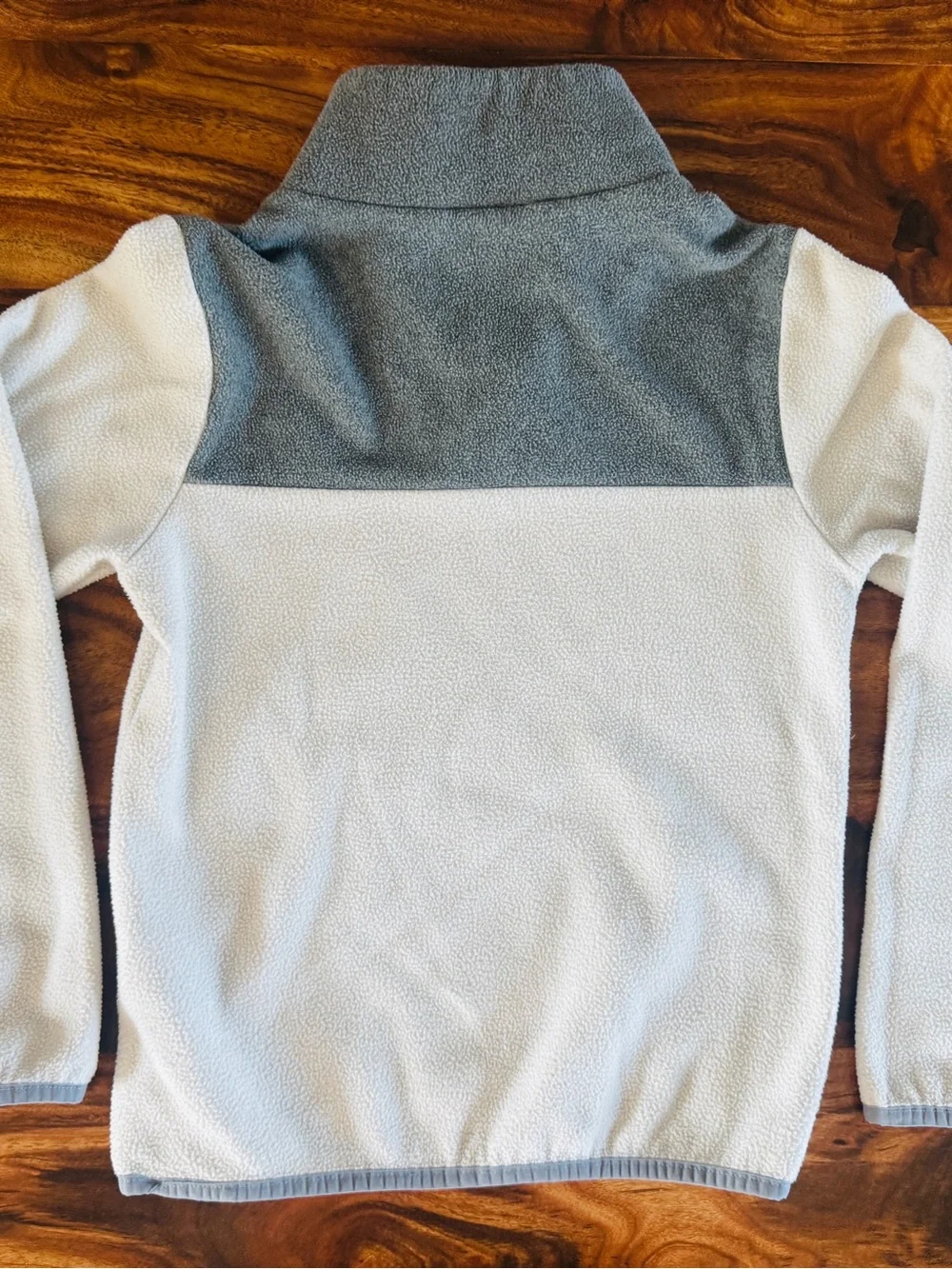 The North Face Cream & Gray Fleece Pullover